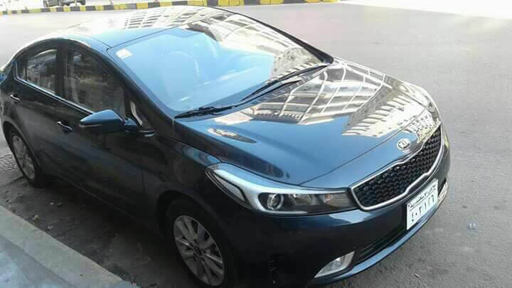 سيارة ليموزين المطار